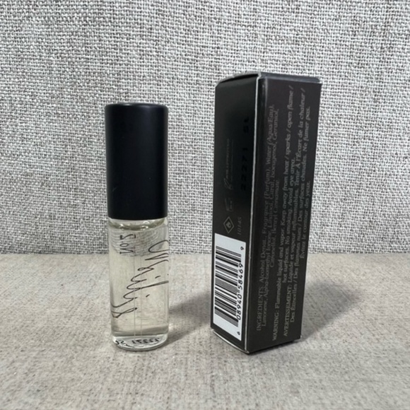 ❤️3 for $25❤️ Billie Eilish Eilish No. 2 Roll On mini (3.5 ml / 0.11 fl. Oz) - Picture 3 of 6